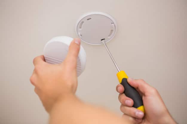 Installing smoke dectector